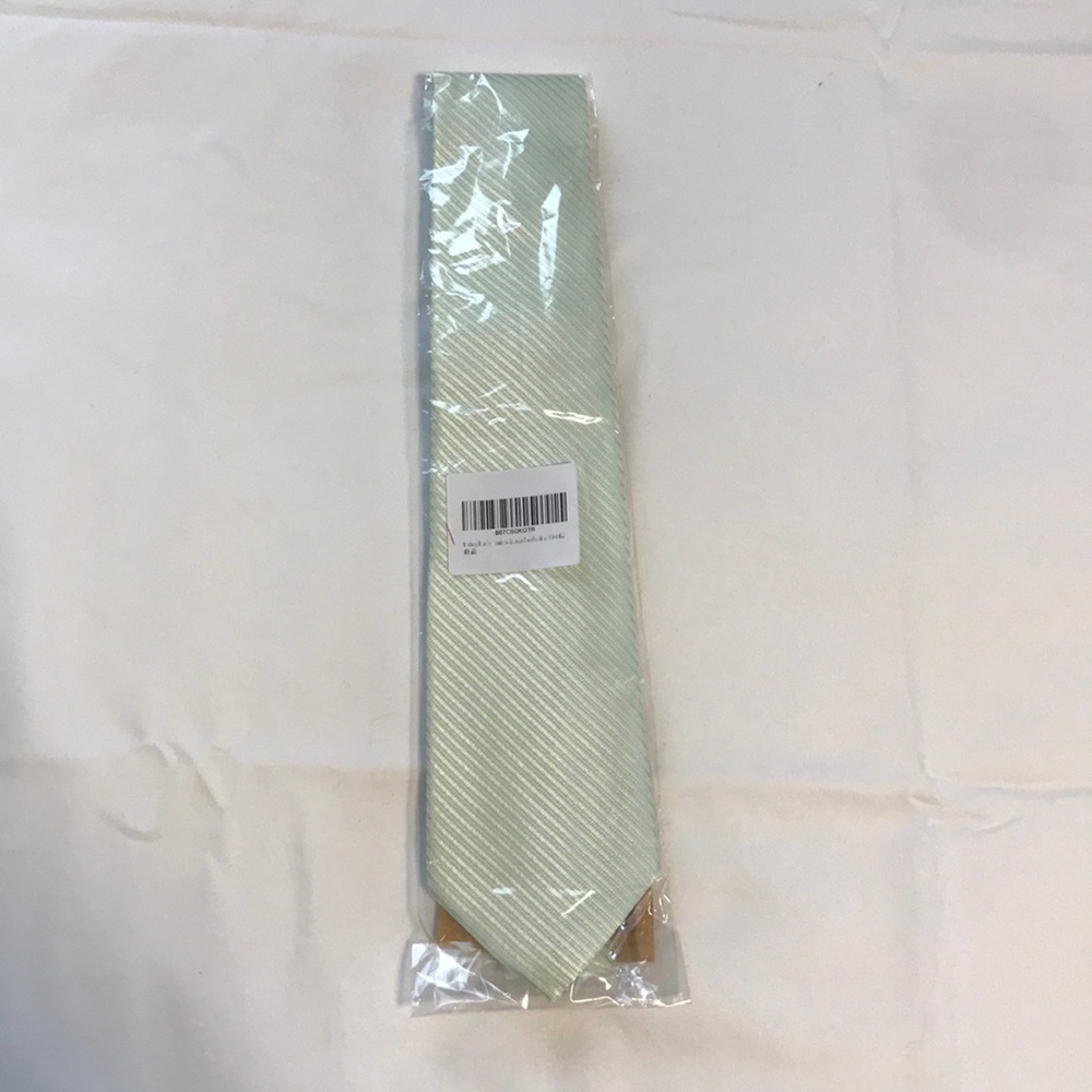 Safe green tie